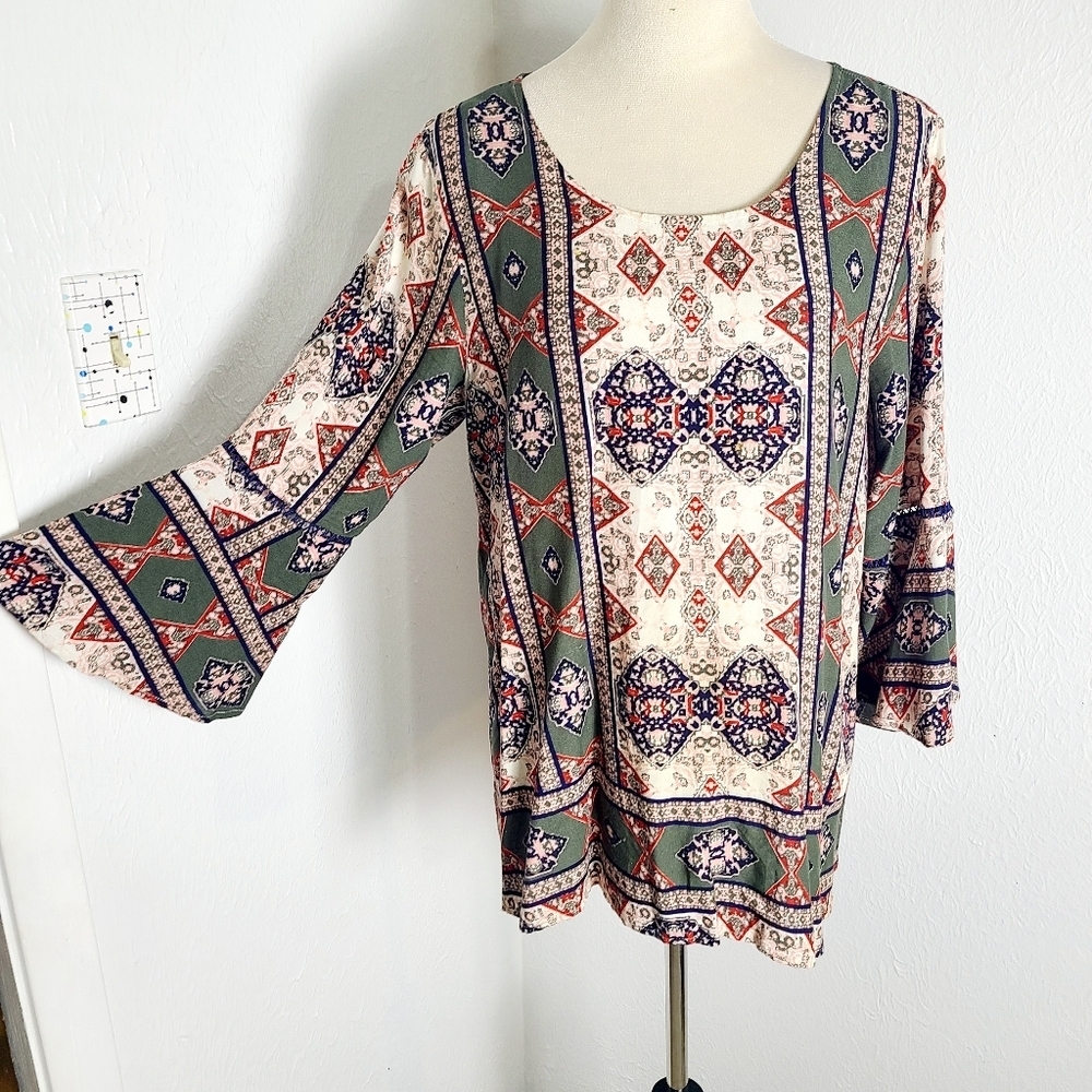 Fourteenth Place Multicolor Top with Bell Sleeves & Lace Trim, Size Medium